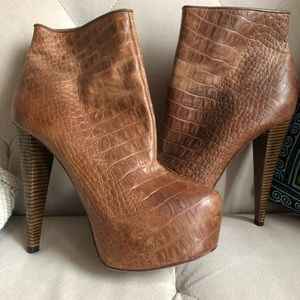 Alice + Olivia Tan Heel Ankle Boots
